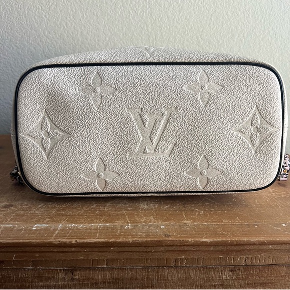 💸 SOLD • Louis Vuitton Wild at Heart Neverfull MM Cream Empreinte - Picture 12 of 16